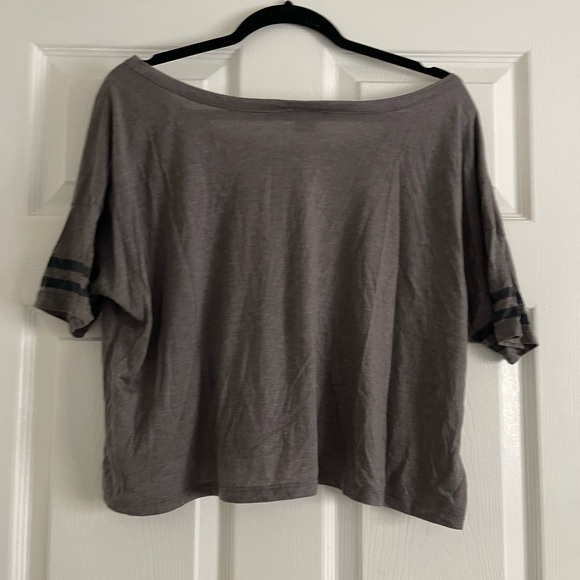 Climbing trees skinning knees flowy crop off the shoulder tee - Picture 6 of 6